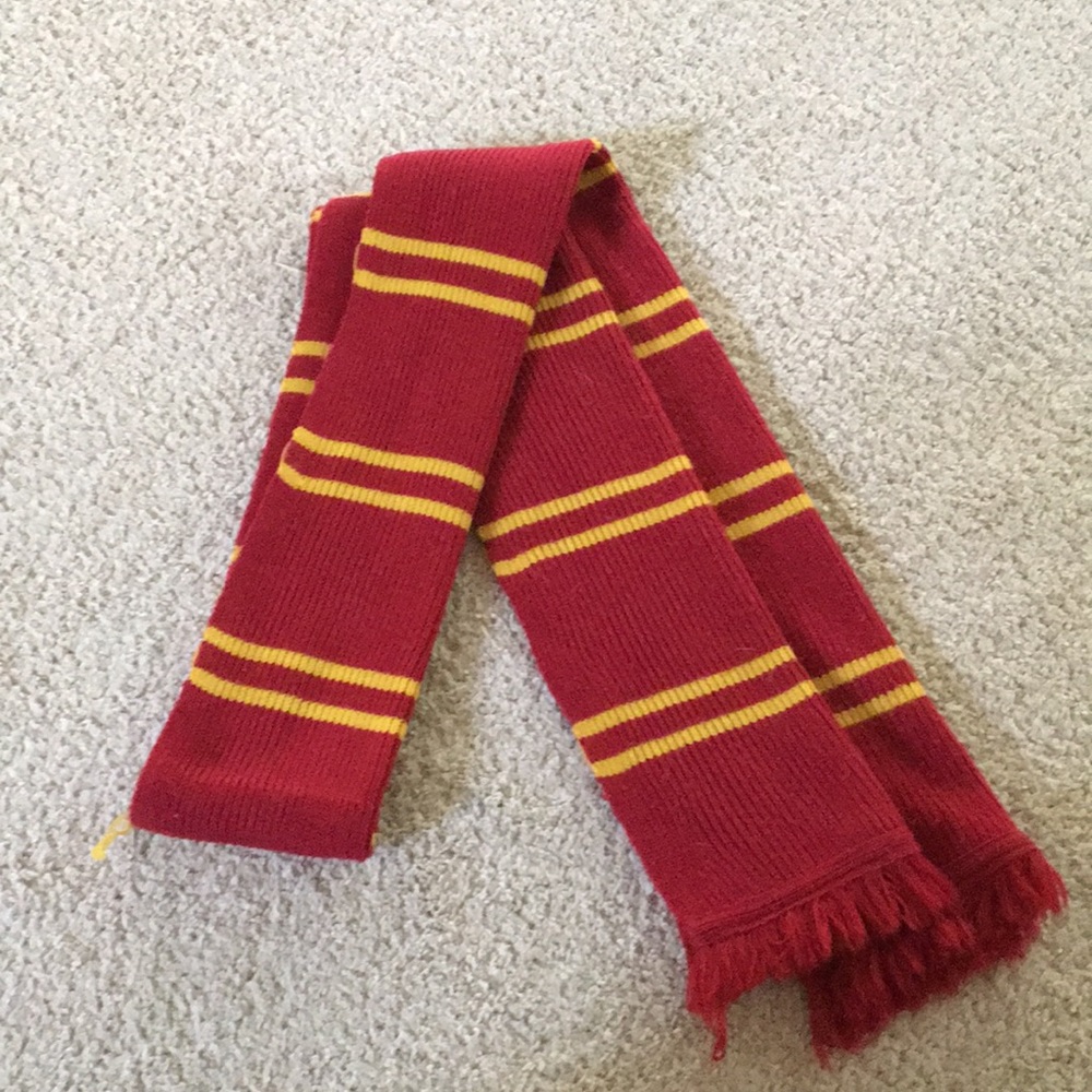 Griffindor knitted scarf ⚡️⚡️⚡️